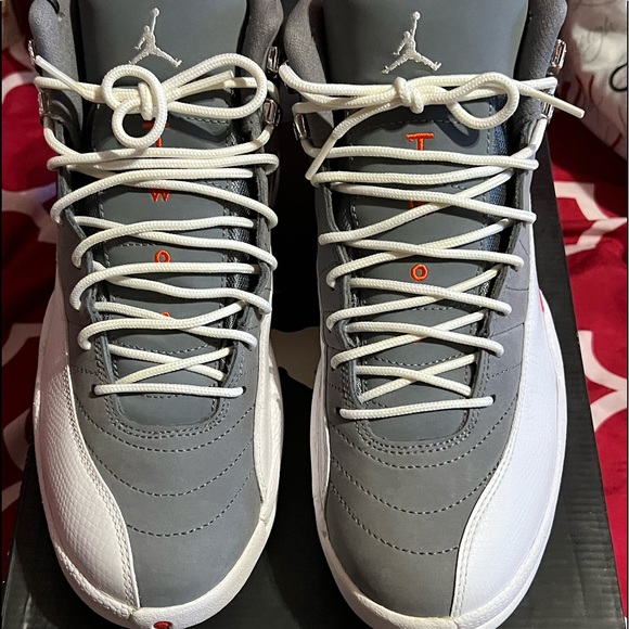 Brand New Retro 12’s size 9 - Picture 2 of 2